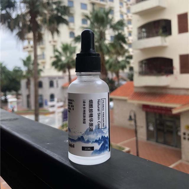 保湿抗氧化精华液推荐,精华液保湿抗衰老提亮肤色