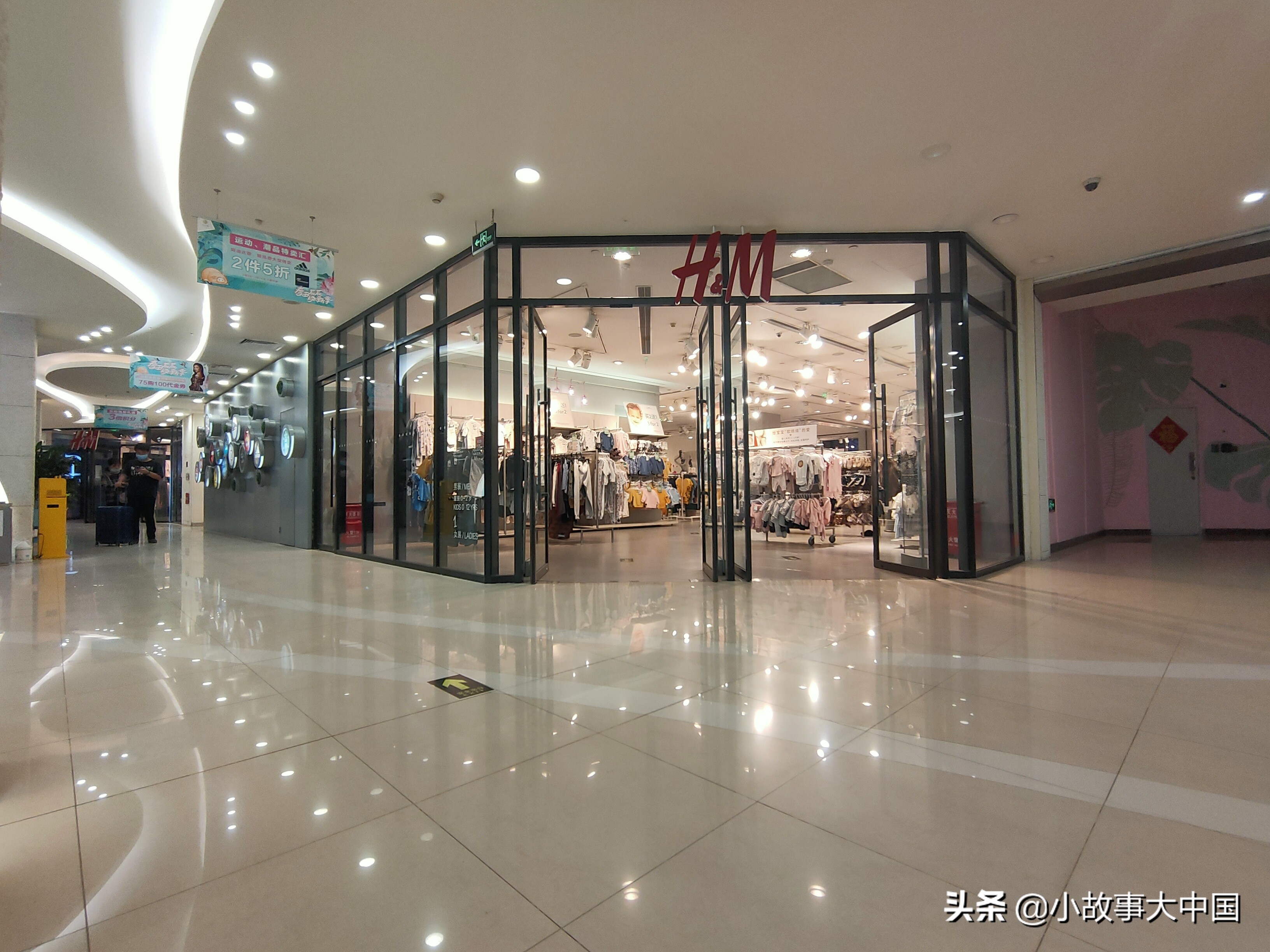 “爱国护城河”河北石家庄走起！探访HM实体店，招牌灯灭