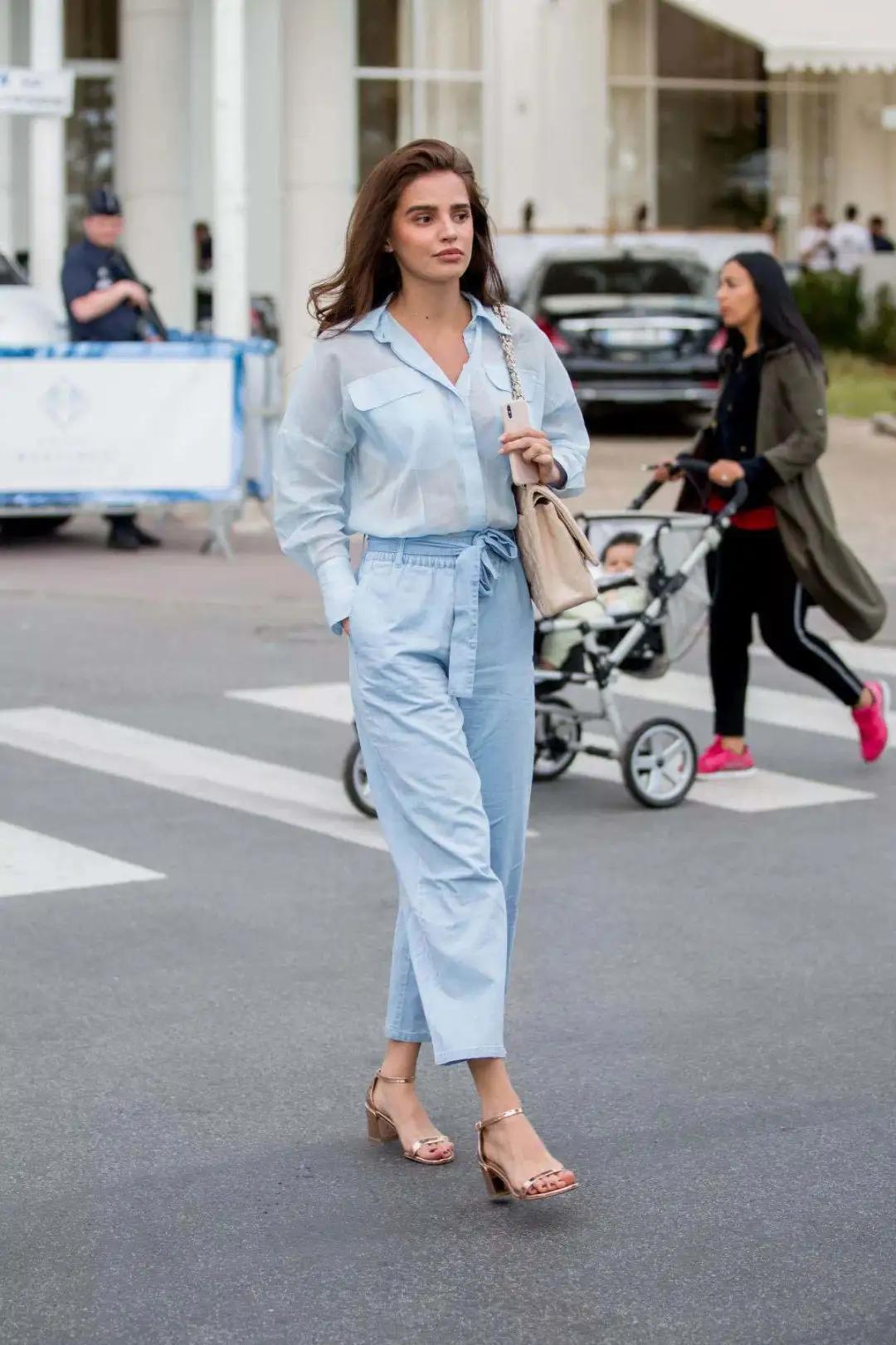 夏季时尚御姐凉鞋穿搭,气质牛皮凉鞋怎么搭配裤子