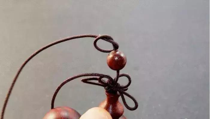 手串穿珠子打结教程慢动作简单,单绳穿珠子打结方法图解