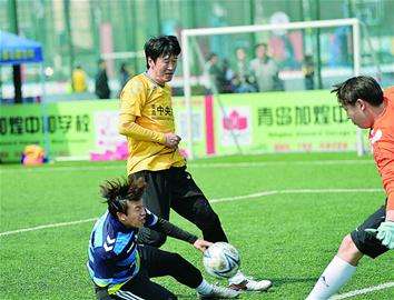 足球大佬出场,山东足球篮球老大哥