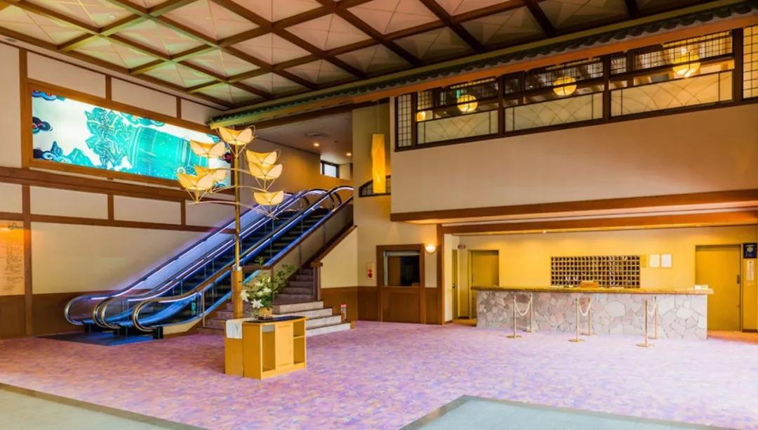 为英伦女神而生，20万日元一把的“樱和伞”，发售一小时就被抢光