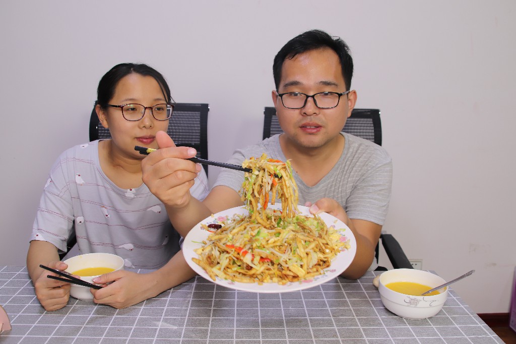 北方炒饼丝做法,传统炒饼丝