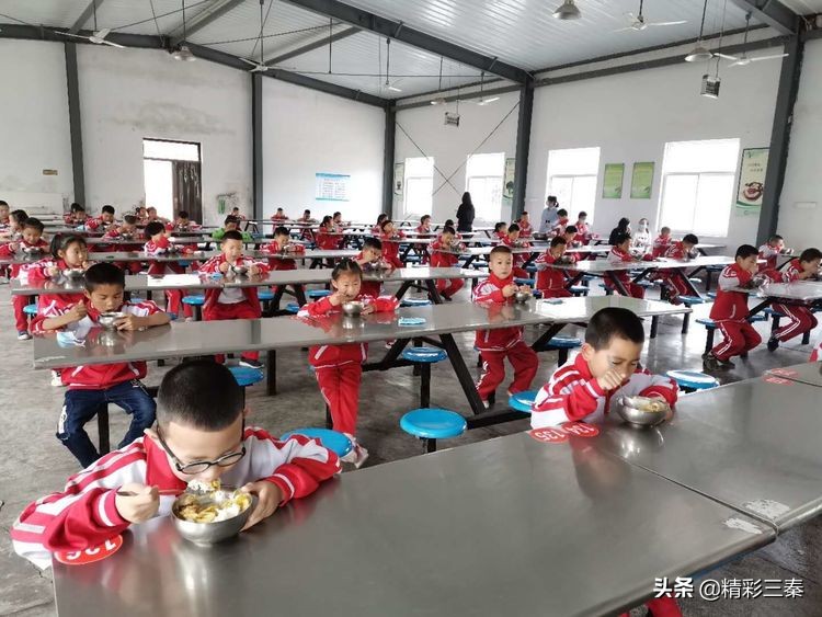 崇凝镇中心小学六一,崇小校园活动