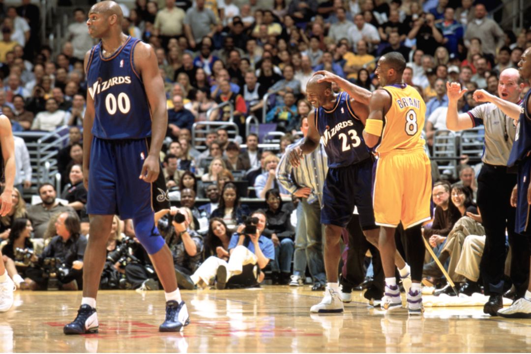 科比穿乔丹鞋的故事,科比篮球故事完整视频