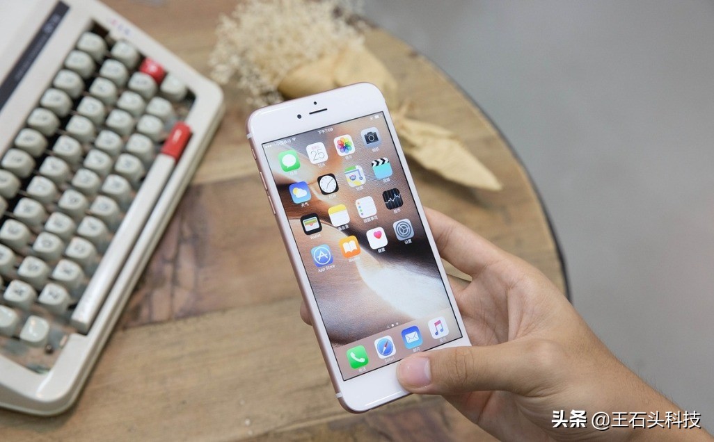 库克iphone的缺点,苹果衰退至今库克到底都做了什么