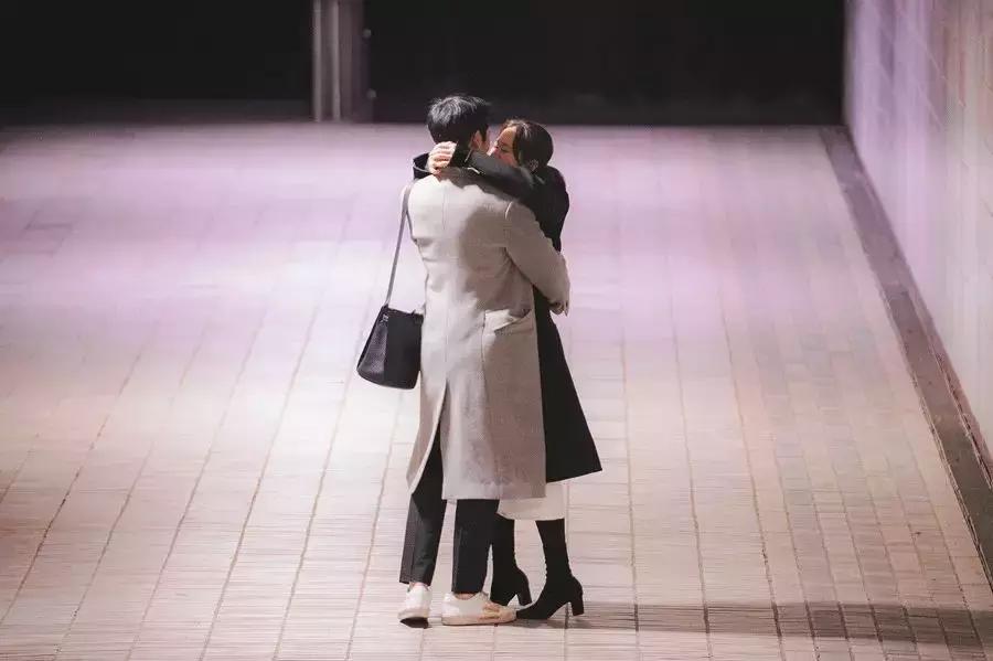 把婚姻当成爱情的坟墓,婚姻变成坟墓是因为选错了人吗