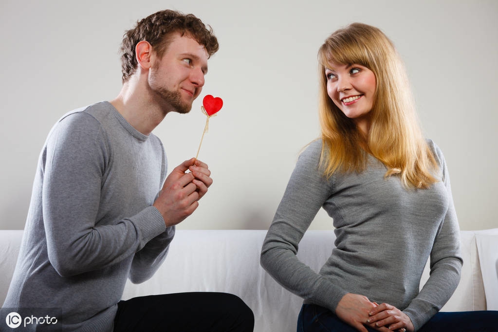 你以为真的是手滑点赞，错了，其实事实是这样