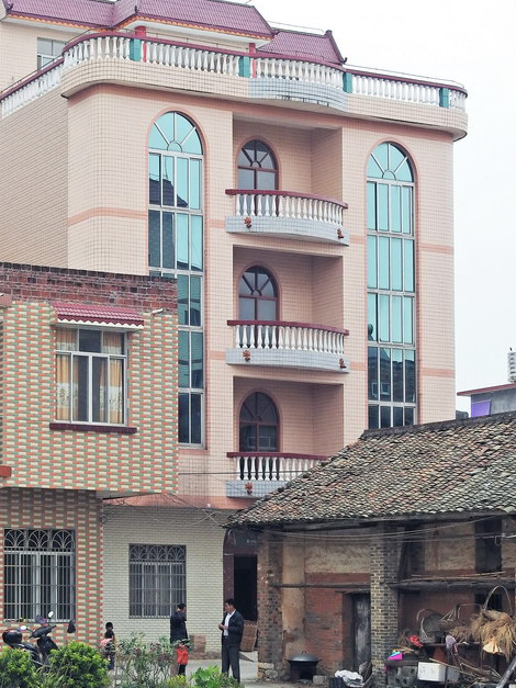 广西低调土豪村，多位“经济能人”返乡发展，引导村民走向富裕