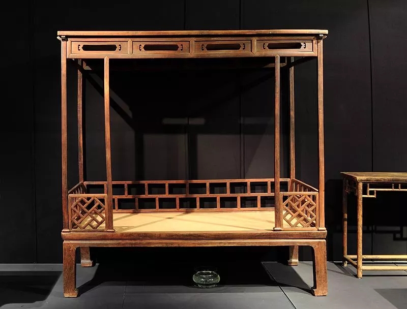 一张床买下来多少钱,一张床的价格800