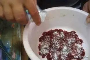 用拉丝粉蚯蚓拉饵的配制方法,老鬼鲜蚯蚓拉饵开饵教程