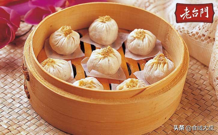 韭菜盒子是来自东方的一道美食,韭菜盒子经典小吃