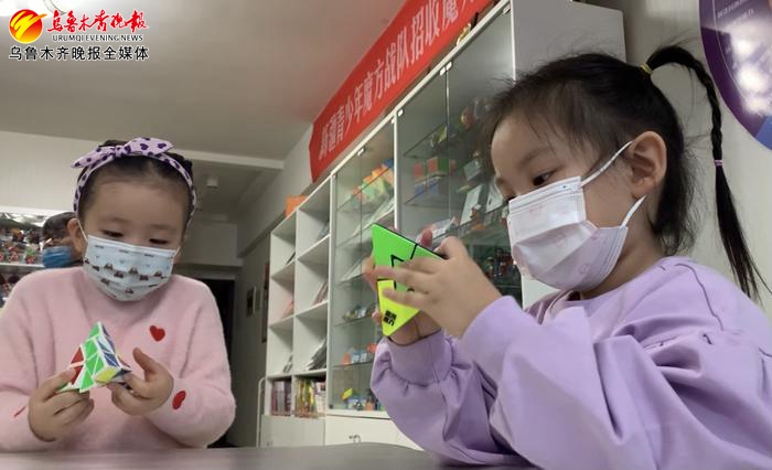 青岛13岁男孩破世界纪录魔方二阶,11岁孩子三阶魔方吉尼斯世界纪录