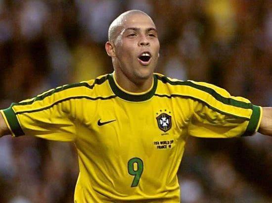 罗纳尔多是梅西和c罗的结合,罗纳尔多谈梅西和c罗