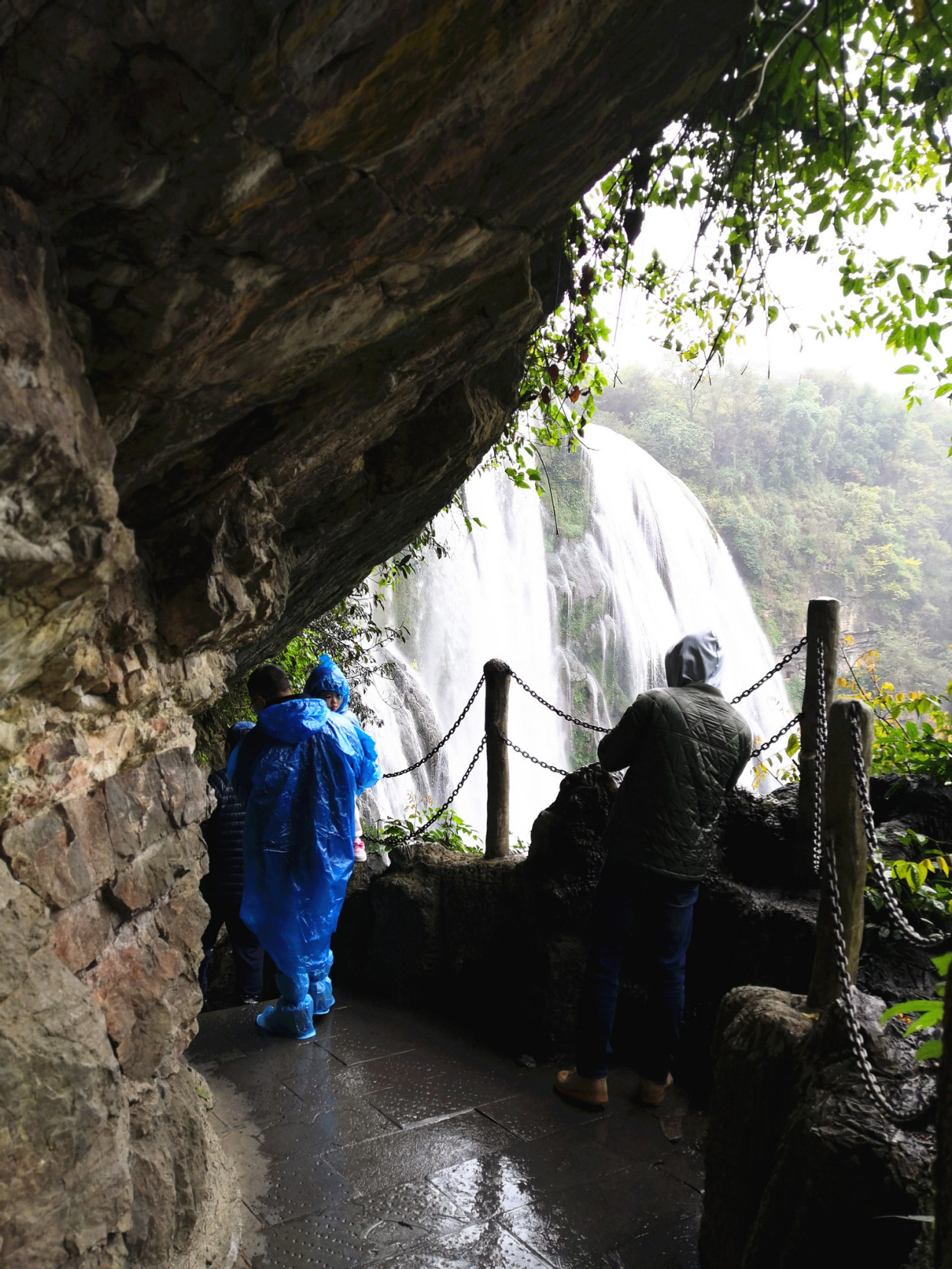 冬季的黄果树瀑布,冬季黄果树瀑布要带雨衣吗