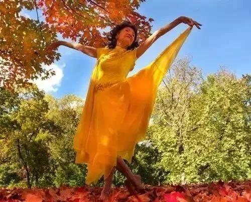 世界最小年龄的瑜伽教练,世界最年长瑜伽老师