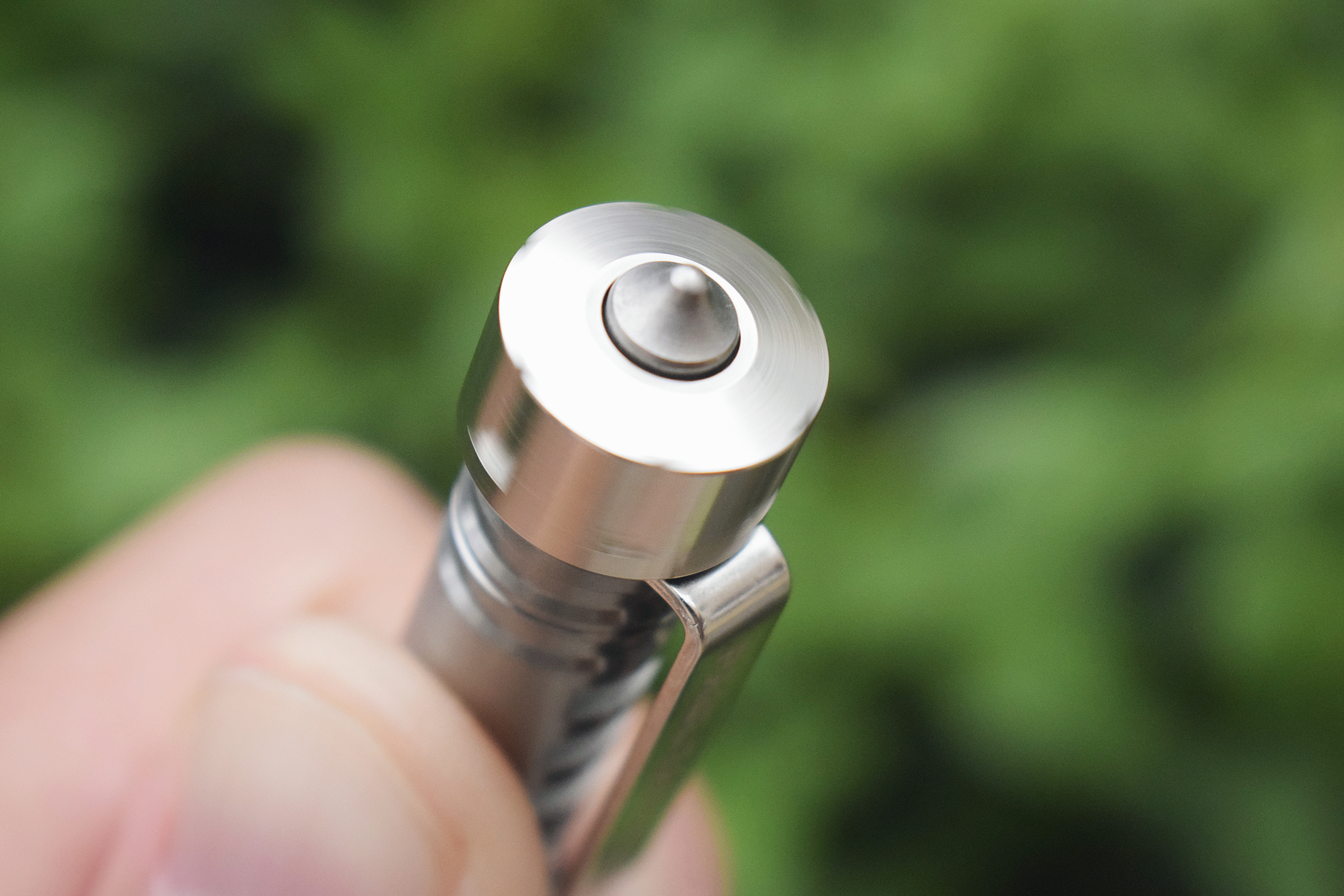 弘安保罗战术笔破窗效果,尊奢体验