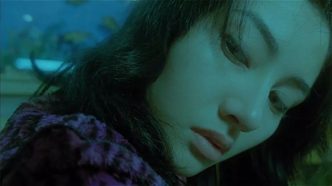 她是那个最会拍女人电影的王家卫的最新的王氏女郎