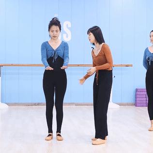 怎么练腿舞蹈基本功,练舞练腿的几个动作