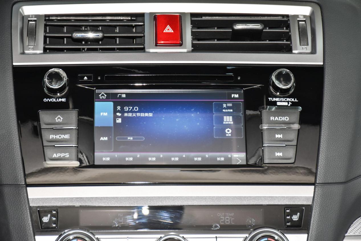 斯巴鲁力狮四驱油耗与竞品比较,斯巴鲁力狮水平对置6缸