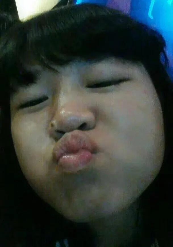 自我介绍一下，小伙如果不嫌弃，请把这个自卑的少女带回家吧