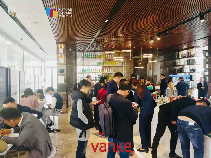 人气沸腾时代！万科双星何以持续热引小港？