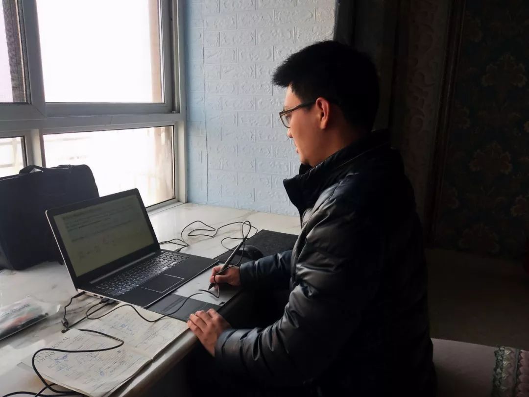 成实外国际部颜值主播全部上线，学生靠课堂表现“打赏”老师