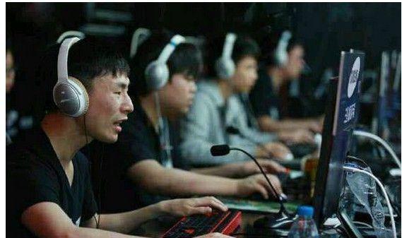 dota1圣剑美杜莎vs圣剑敌法师,圣剑虚空与圣剑美杜莎