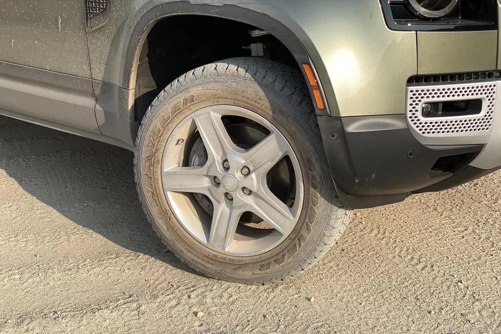 2023款路虎卫士110p400x驾驶感受,2024款路虎卫士110版测评