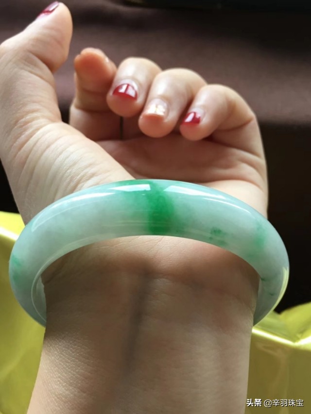 教你买珠宝首饰不掉坑,珠宝首饰货品展示注意事项