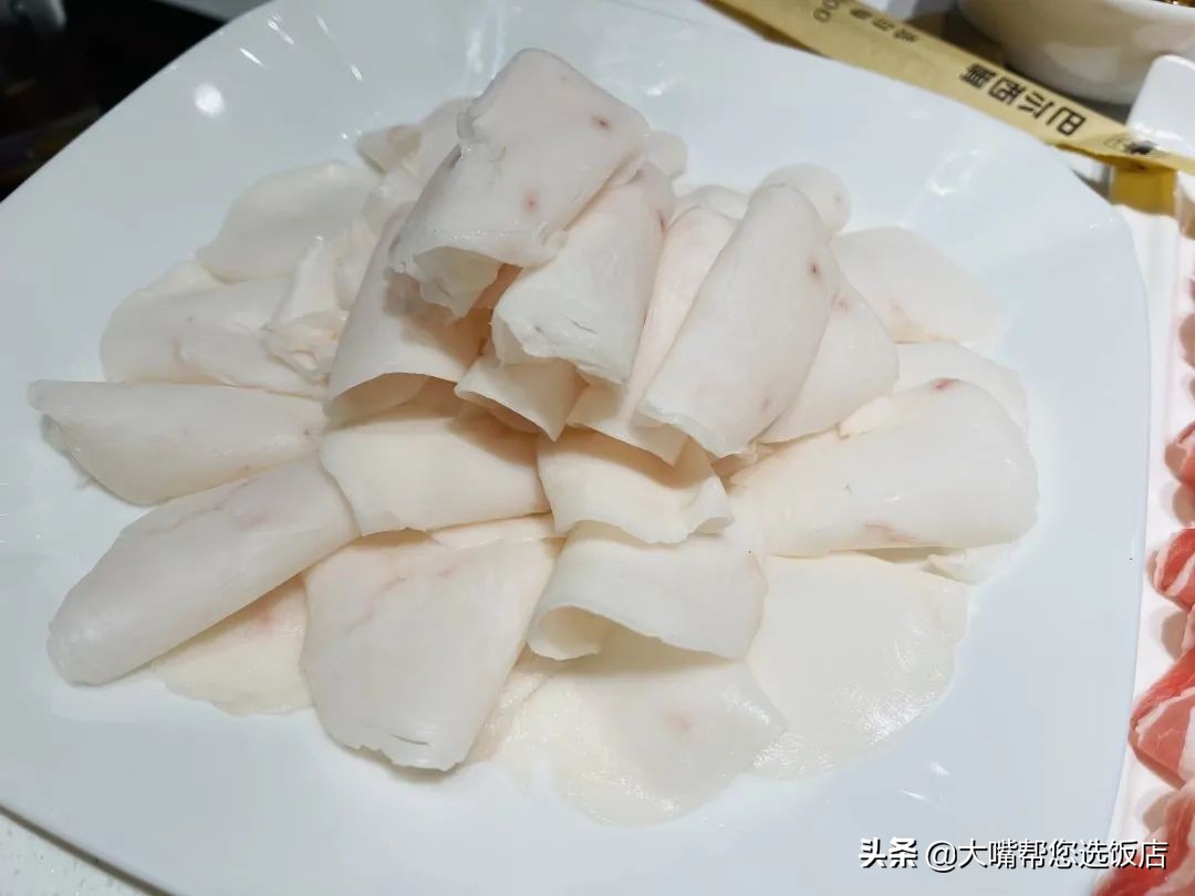 天冷了吃顿热乎的涮羊肉,热乎乎的炭锅羊肉