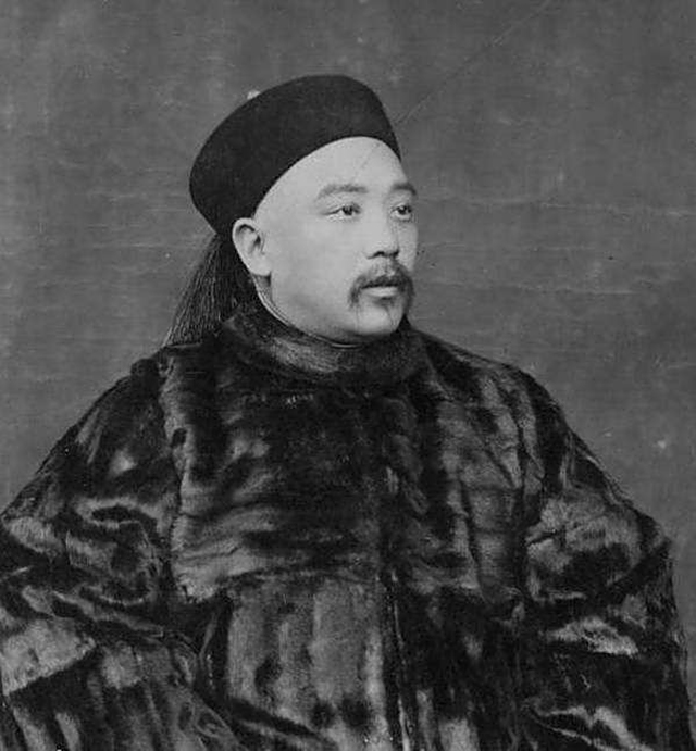 民国的两大总统：*贼国**袁世凯，国父孙中山，历史给出了怎样的抉择