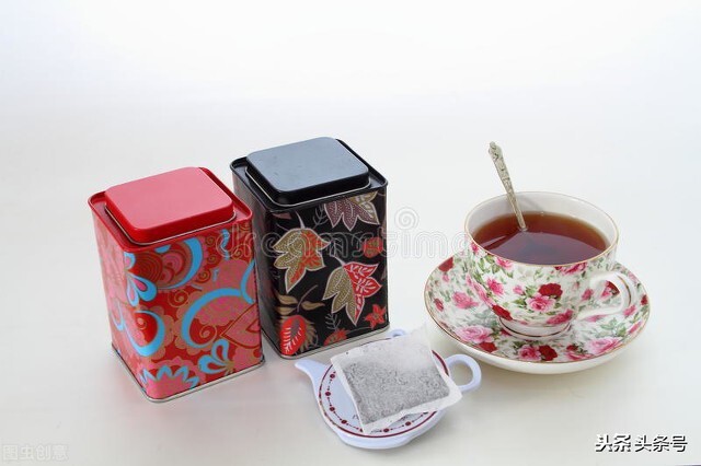 茶叶的清香伴随着淡淡的苦涩味道,茶叶的酸甜苦涩是因为什么呢