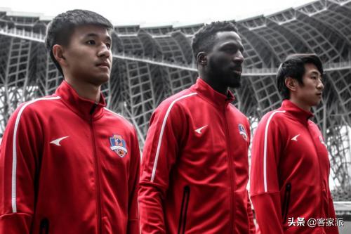 足球新换球衣的球队,中国客家足球俱乐部