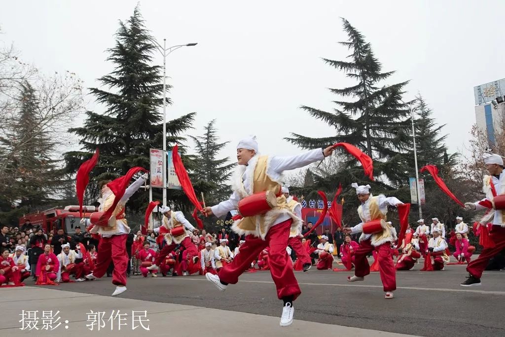 城关镇社火表演安塞腰鼓,社火打腰鼓