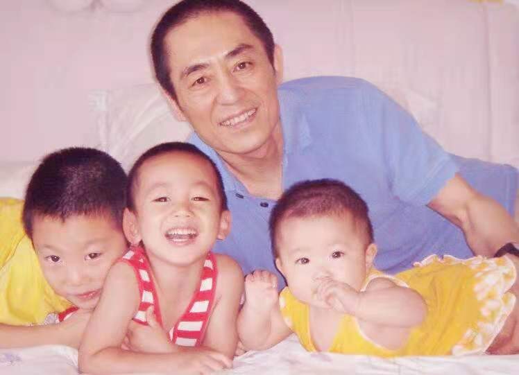 陈婷比张艺谋小多少岁,陈婷多少岁给张艺谋生孩子