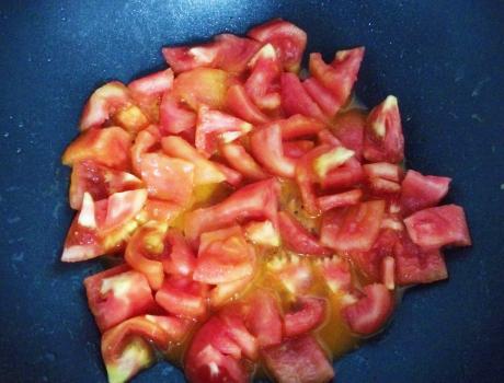 炒菜花时，别只会用盐清洗，教你1招，小虫子乖乖溜走，更干净