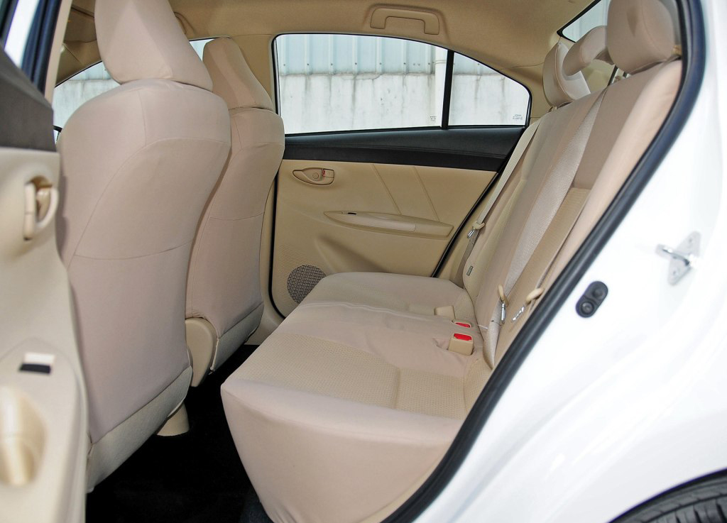 飞度好还是丰田好,空间不输飞度的汽车