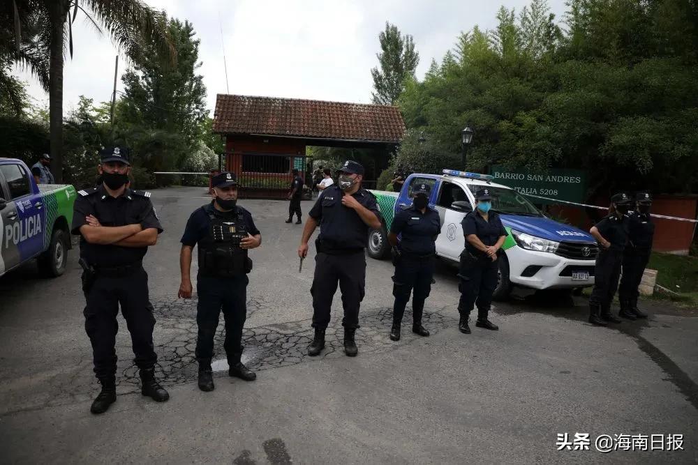 一代球王马拉多纳的陨落,一代球王离开马拉多纳