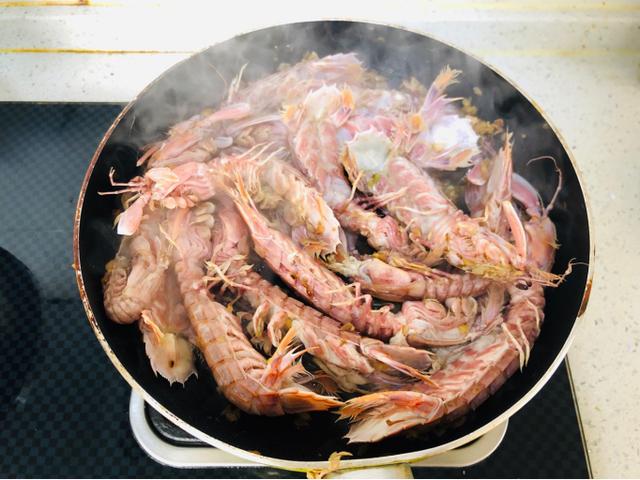 皮皮虾是热水下锅还是冷水下锅,煮皮皮虾冷水下锅还是热水