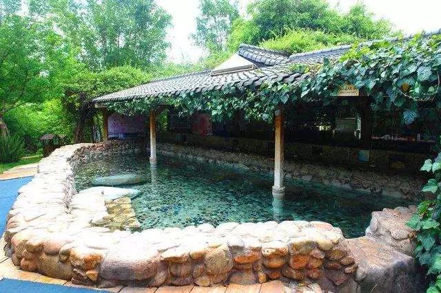 云南旅游泡温泉在哪里最好,去云南哪里泡温泉最好