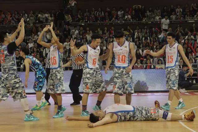 鏇剧粡鍥涘勾涓夊啝,骞垮伐涓夊啝