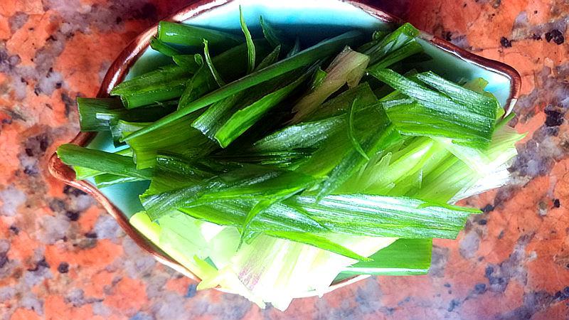 正宗广东清蒸石斑鱼的做法视频,粤菜清蒸石斑鱼家常菜