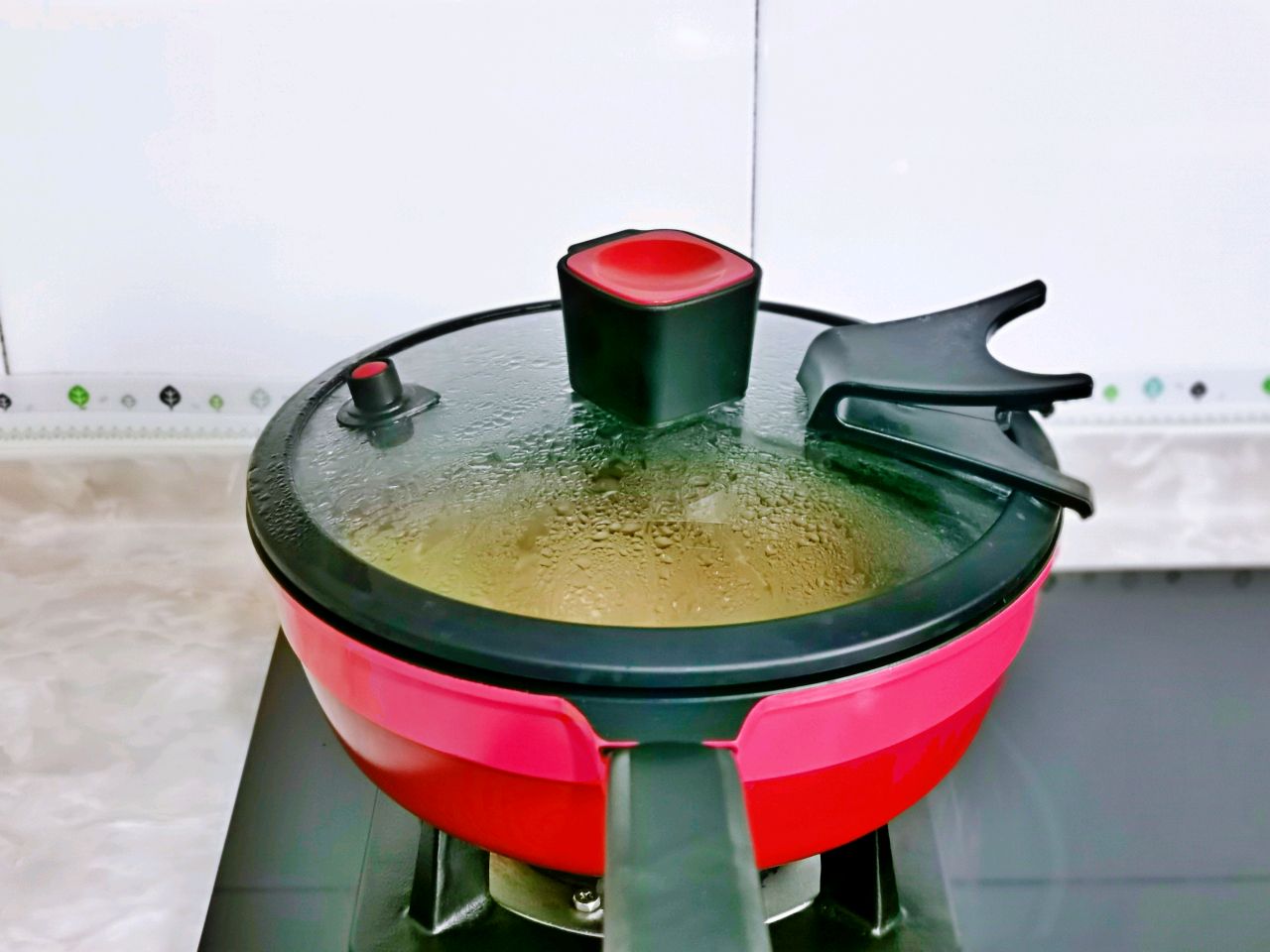 在家做正宗的上海秘制大排,肉香四溢,甜而不腻,好吃到停不下来