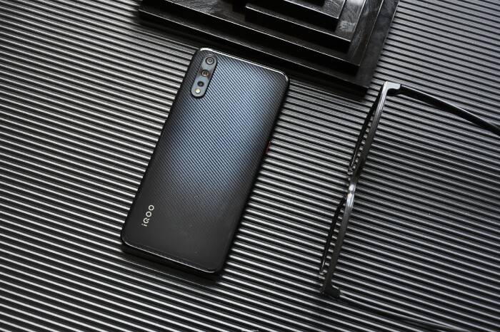 iqooneo855打王者有哪些功能,iqooneo855和竞速版的区别在哪