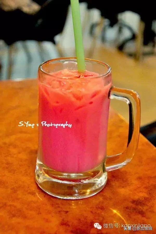 要在新加坡生活，你必须先学会怎么在咖啡店叫“水”