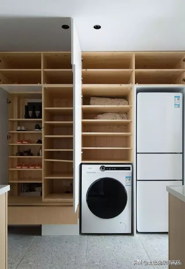 两夫妻的第1套房，榻榻米落灰、冰箱门打不开、下雨地漏反味…