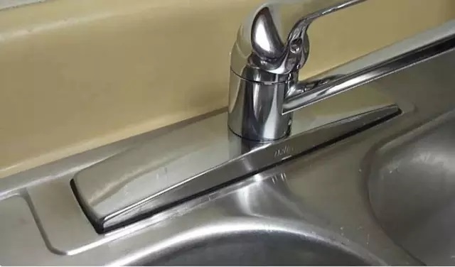 厨房水槽肮脏,清洗水槽污垢的小妙招列表