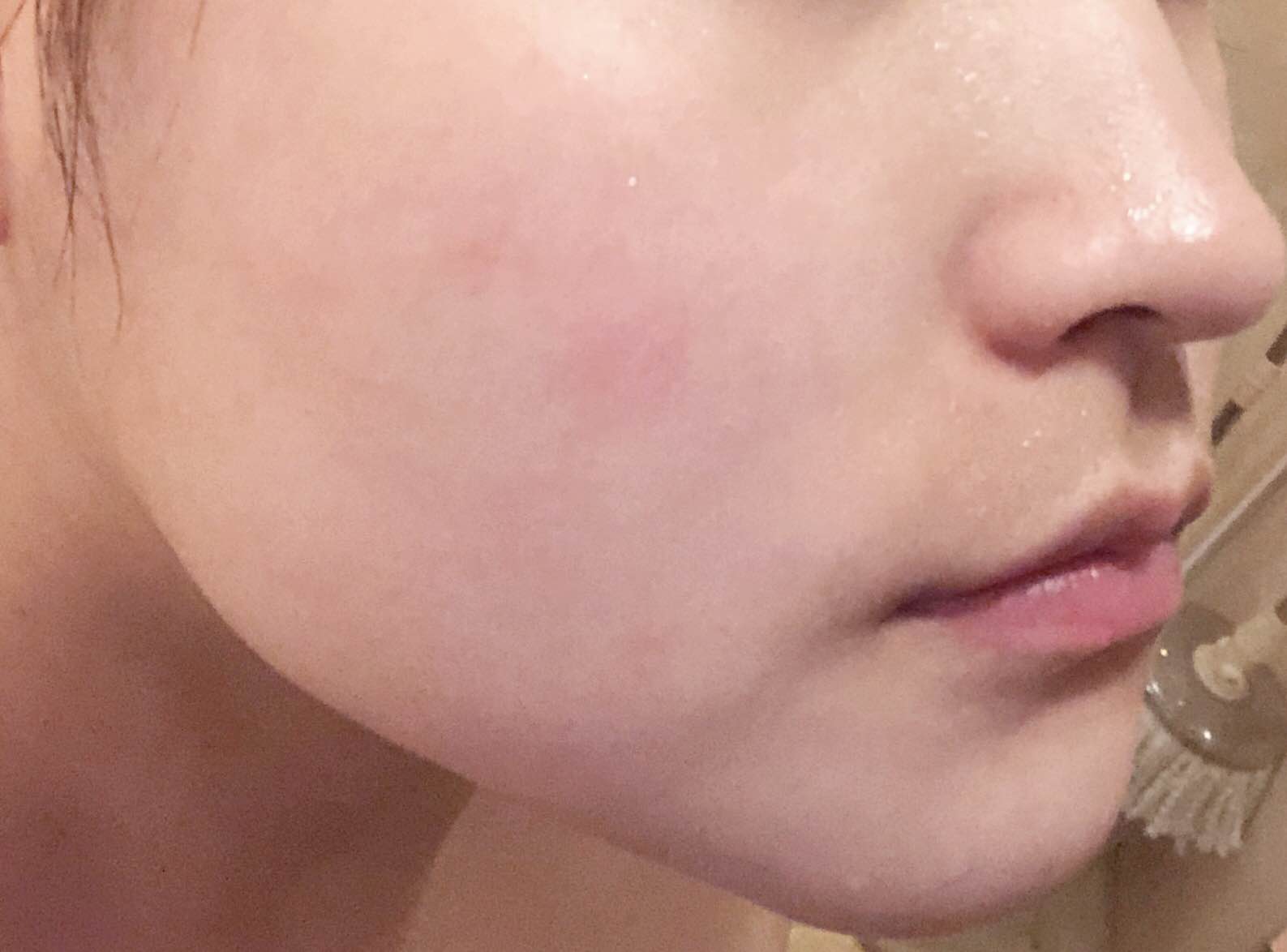 一叶子面膜和膜法世家面膜哪个好,膜法世家的白面膜好还是黑面膜好