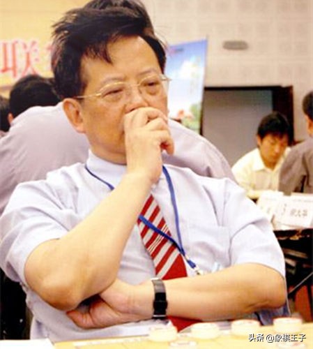 李来群连弃五子杀胡荣华,李来群和胡荣华最经典弃子杀局